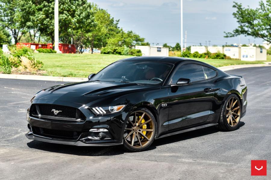  Ford Mustang GT on Vossen Wheels (VFS-1) 2019 года  (фото 1 из 5)